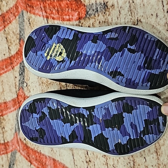Under Armour kids Purple & Black Shoes - Picture 6 of 7